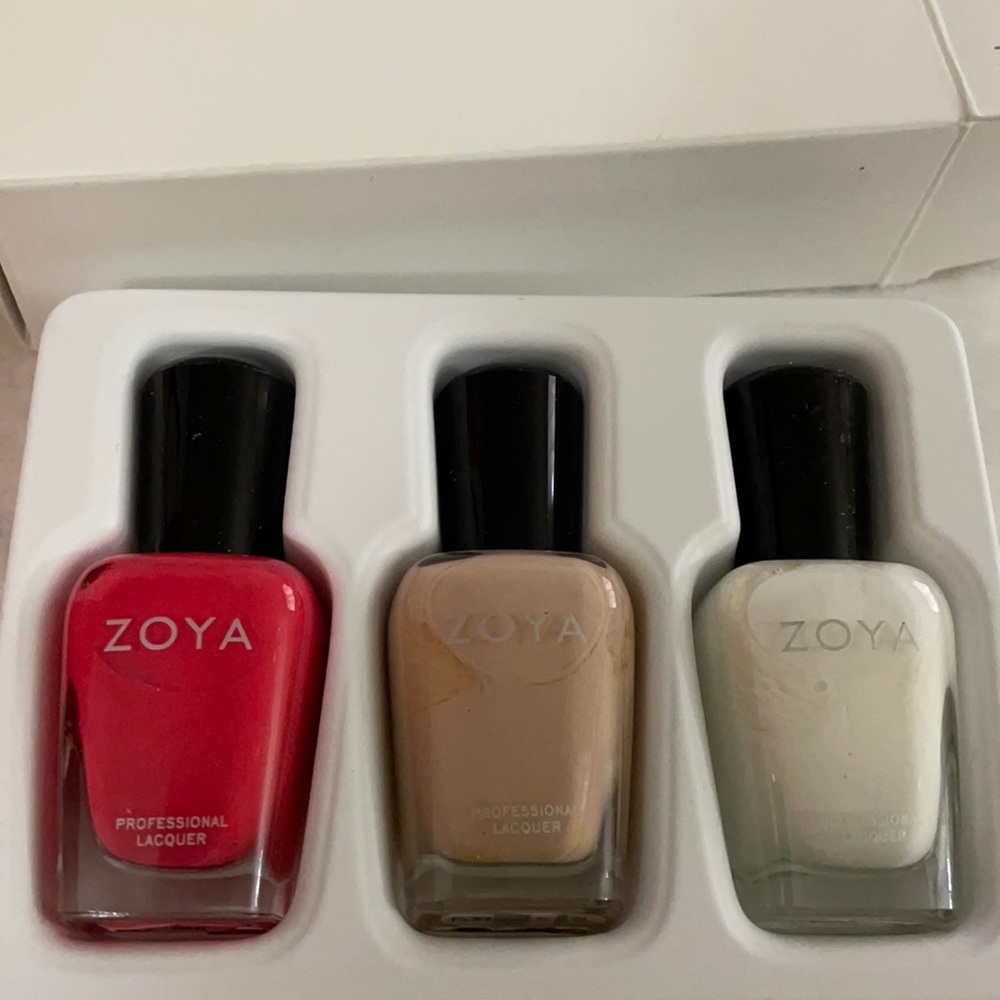 Zoya nail Polish